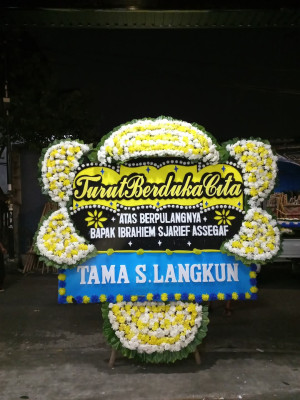Papan Bunga Duka di Paser Belengkong